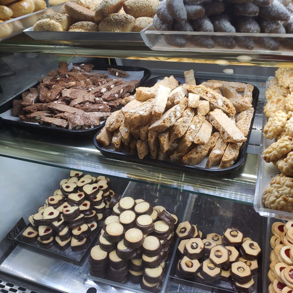Leonetti Pastry Shop - Cute cookies - Bakeries Near Me - Greenvale, New York