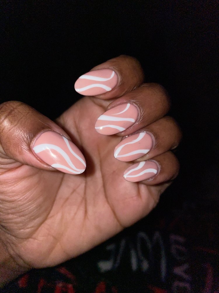 HOLLY NAIL Updated August 2024 15 Photos & 15 Reviews 1030 S Main