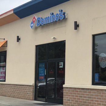 Domino's Pizza - Front entrance - Chicken Wings Near Me - Effort, Pennsylvania
