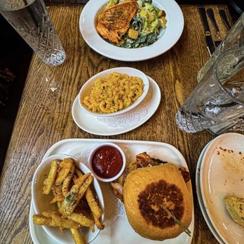 Hearsay Market Square - Hearsay Cheeseburger, Gouda Mac & Cheese, and Caesar Salad with Salmon. - Lounges Near Me - Houston, Texas Hearsay Market Square - Hearsay Cheeseburger, Gouda Mac & Cheese, and Caesar Salad with Salmon. - Lounges Near Me - Houston, Texas