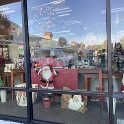 Rose Lynn's Hallmark - Storefront