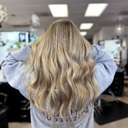 Salon Mariposa - Balayage by Sky Milano