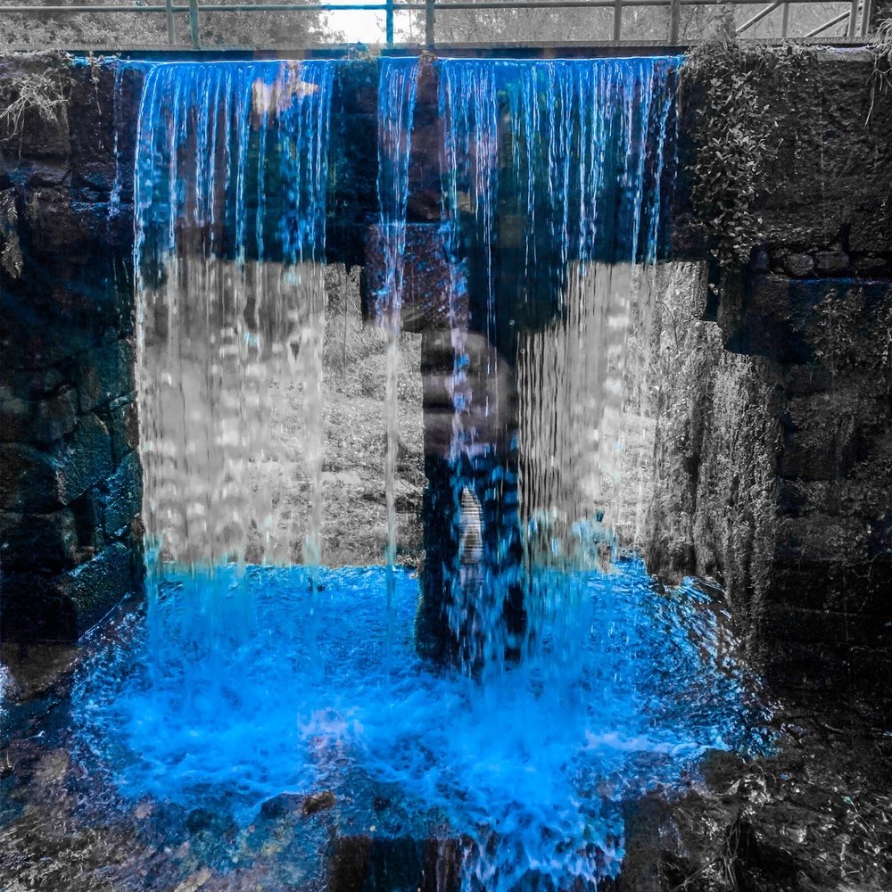 A Quinta da Auga - Waterfall on property - Spanish Near Me - Santiago de Compostela, C