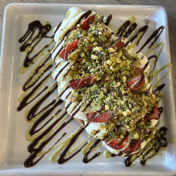 Elite Experience: SYNT Coffee - Dubai Chocolate Croffle - Yelp Events Near Me - Los Angeles, California