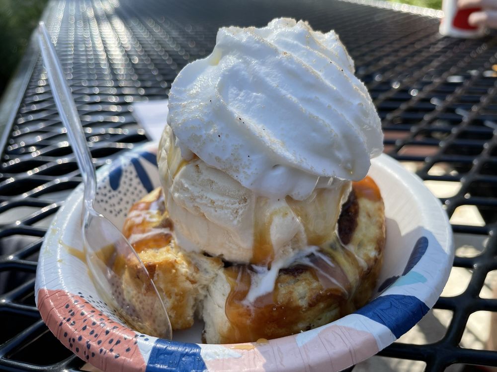 Dean's Ice Cream Logo