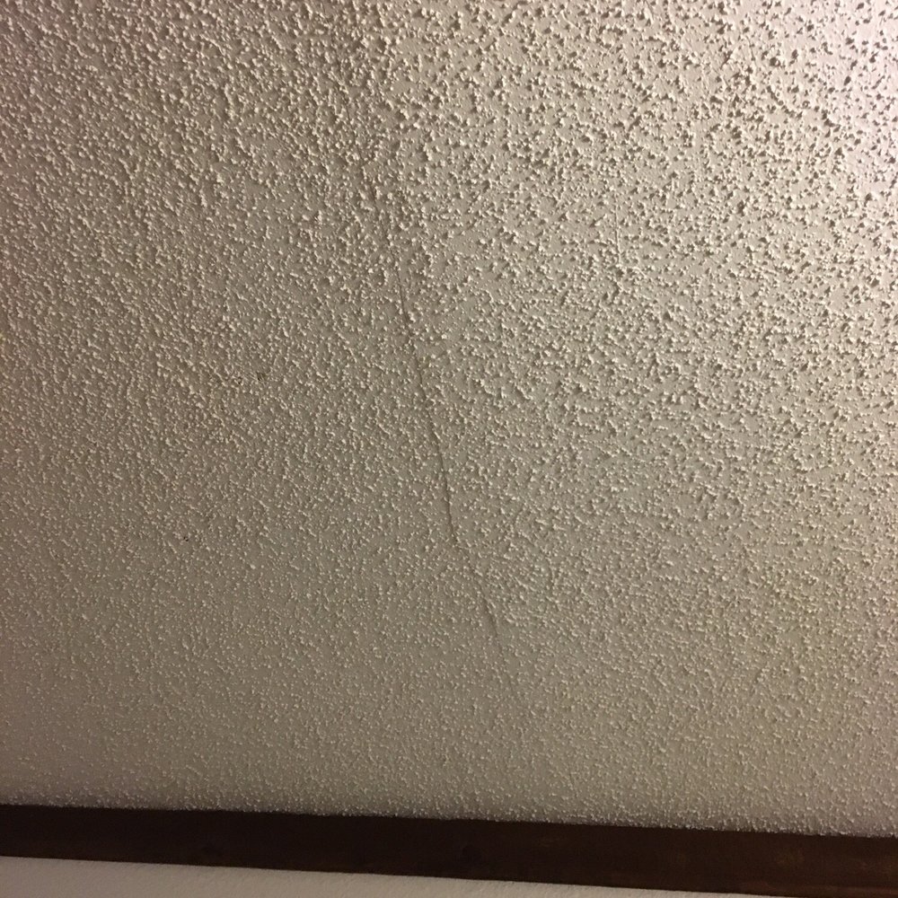 Super 8 by Wyndham Georgetown - Cracking ceiling - Hotels Near Me - Georgetown, Colorado Super 8 by Wyndham Georgetown - Cracking ceiling - Hotels Near Me - Georgetown, Colorado