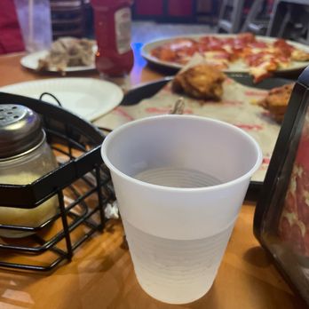 Shakey's Pizza Parlor - Drinks papa's mojo's Rustic Garlic Chicken Pizza - Pizza Near Me - Sylmar, California