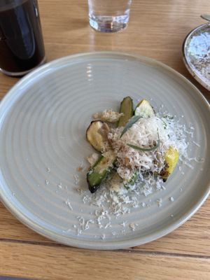 Maude & the Bear by null