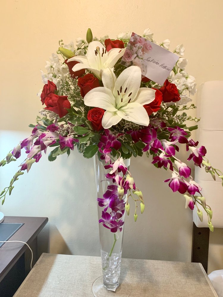 ALEXA’S FLOWERS Updated May 2024 204 Photos & 113 Reviews 1434 S
