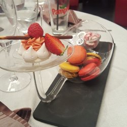 Le Mounan - Macaron dessert enough to share
