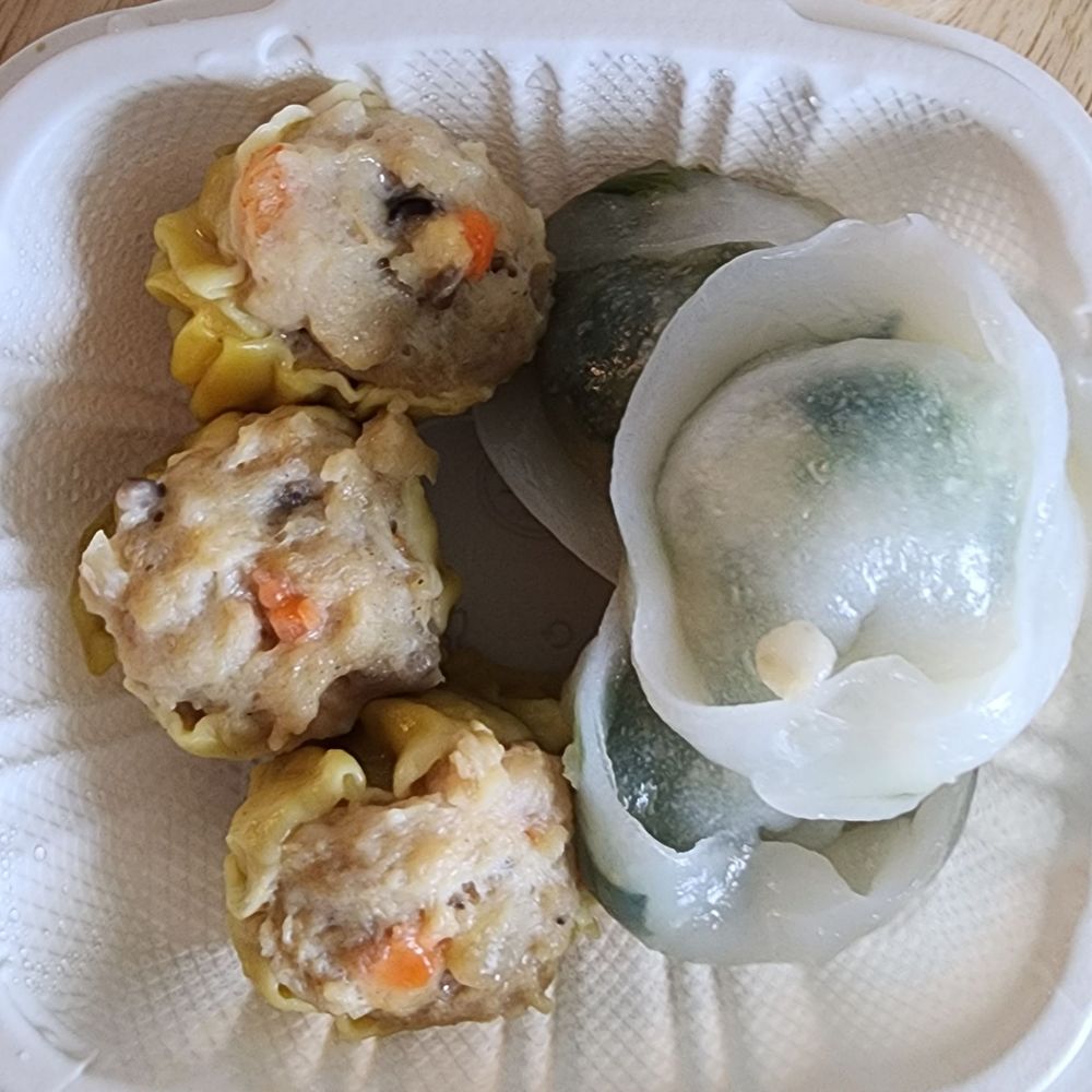 Fook Lam - Shumai and Spinach Shrimp dumplings - Dim Sum Near Me - Honolulu, Hawaii Fook Lam - Shumai and Spinach Shrimp dumplings - Dim Sum Near Me - Honolulu, Hawaii