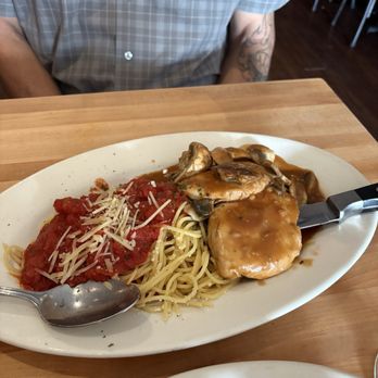 Aruffo's Italian Cuisine - Chicken marsala with spaghetti and marinara sauce - Italian Near Me - Claremont, California Aruffo's Italian Cuisine - Chicken marsala with spaghetti and marinara sauce - Italian Near Me - Claremont, California