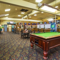 Prince Mark Hotel - Pool tables in the Sports Bar