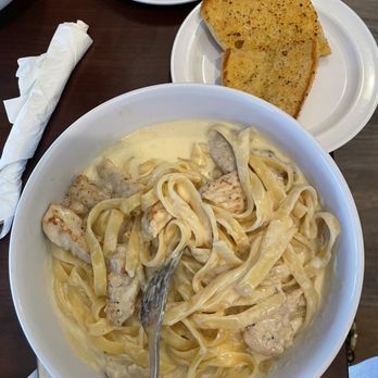 Schiano's Pizza - Chicken Fettucini Alfredo with Grilled Chicken - Pizza Near Me - Richardson, Texas
