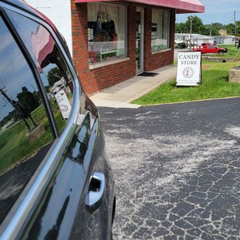 Rebecca Ruth Candy Store - Candy Stores Near Me - Versailles, Kentucky