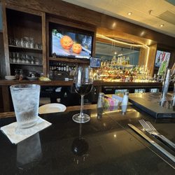 The Library Restaurant & Pub - Bar area