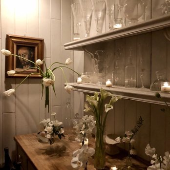 Palma - Couldn't get enough of this beautiful corner and flower arrangements - Italian Near Me - New York, New York Palma - Couldn't get enough of this beautiful corner and flower arrangements - Italian Near Me - New York, New York