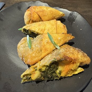 Kitchen Kocktails by Kevin Kelley - Trinity Eggroll - Cocktail Bars Near Me - Charlotte, North Carolina
