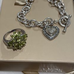 Kim Bros Jewelry - The ring and bracelet the shop owner repair it . Beautiful job