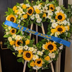 Camarillo's Flowers and Gifts