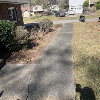 MMM Pressure - Walk way before surface cleaning - Pressure Washers Near Me