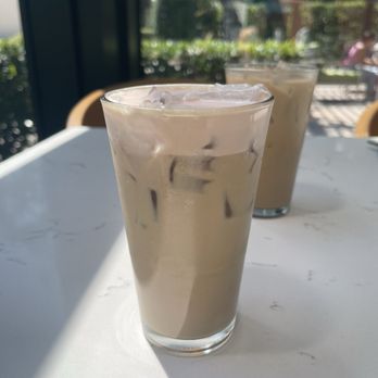 Moongoat Greenhouse - Vanilla Latte w/ strawberry cold foam - Coffee Roasteries Near Me - Costa Mesa, California Moongoat Greenhouse - Vanilla Latte w/ strawberry cold foam - Coffee Roasteries Near Me - Costa Mesa, California