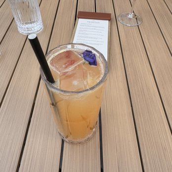 Hemlock Restaurant & Bar - Peach ginger mocktail - Bars Near Me - Oakhurst, California Hemlock Restaurant & Bar - Peach ginger mocktail - Bars Near Me - Oakhurst, California