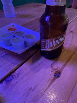 Taco diVino by null