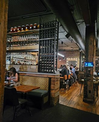 Laundry Kitchen & Cocktails by null