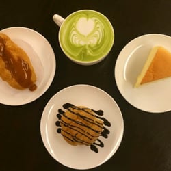 Fujinoya - Green tea latte, Caramel Eclair, Japanese Cheesecake, Chocolate Eclair