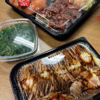 Sushi Blue - Seaweed Salad Seared Salmon Roll House Combo B - Sushi Bars Near Me - Lynnwood, Washington Sushi Blue - Seaweed Salad Seared Salmon Roll House Combo B - Sushi Bars Near Me - Lynnwood, Washington