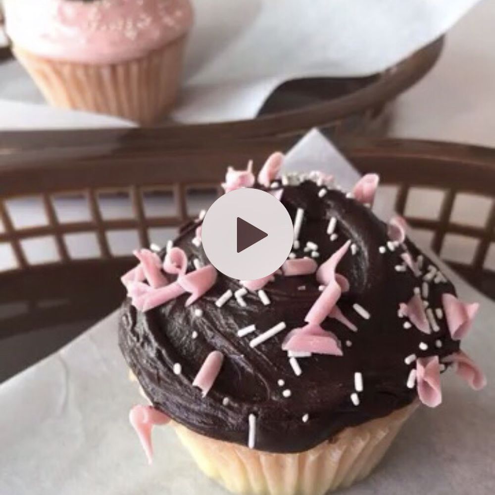 Frosted Cupcakery - I got Neapolitan, cousin got strawberry - Bakeries Near Me - Long Beach, California