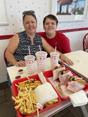 In-N-Out Burger by null