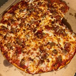 14" BACON SAUSAGE AND PEPPERONI WITH EXTRA SAUCEEEEE! 14" BACON SAUSAGE AND PEPPERONI WITH EXTRA SAUCEEEEE!