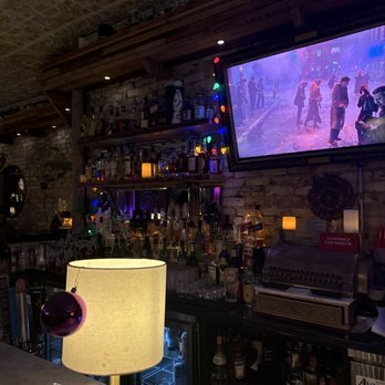 Grace and Leavitt Tavern - Inside - Sports Bars Near Me - Chicago, Illinois Grace and Leavitt Tavern - Inside - Sports Bars Near Me - Chicago, Illinois