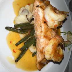 Tisha's Cape May - Thai salmon and shrimp over potatoes and green beans
