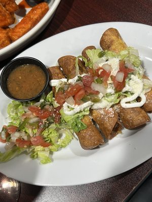 Salud: Sports Bar & Restaurante by null