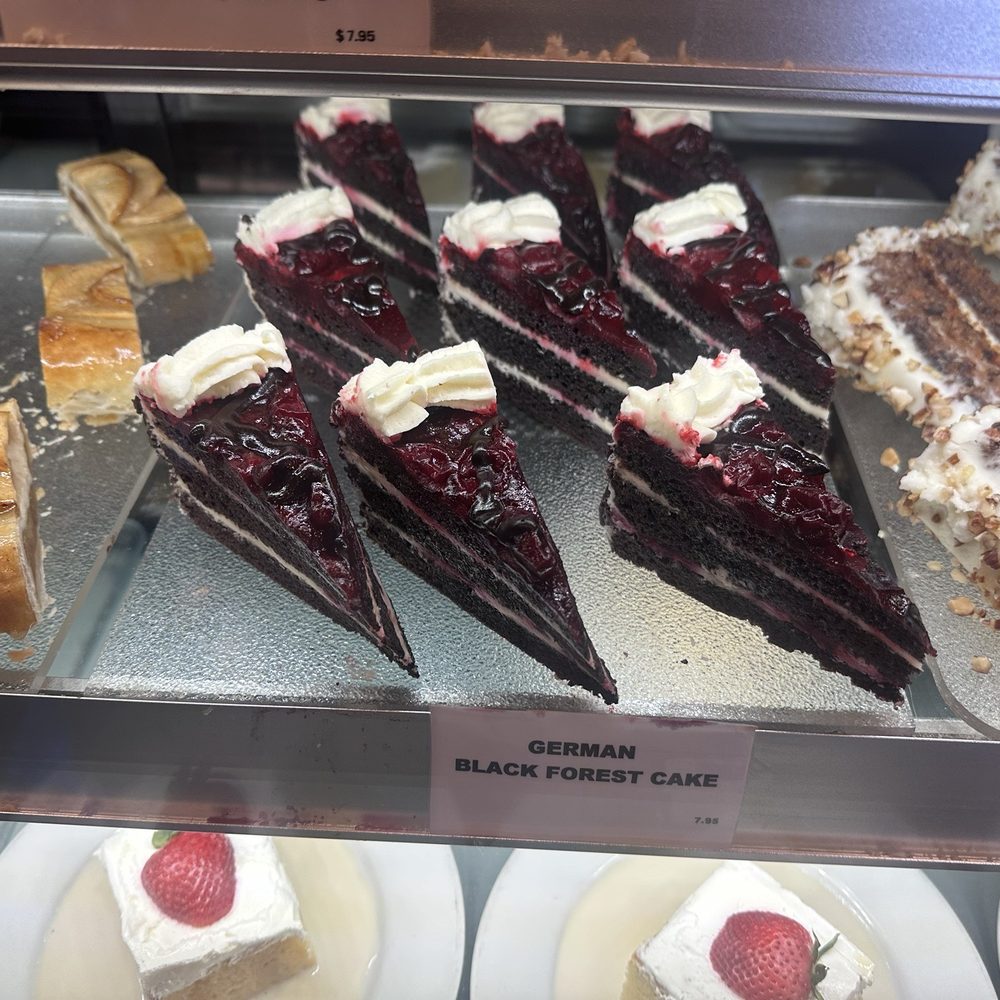 Das Bierhauz - Mountain View - German black forest cake - Beer Gardens Near Me - Mountain View, California