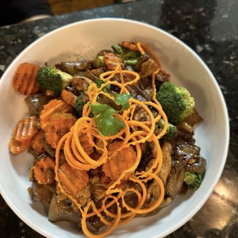 Oliang - Pad Si Ew - Coffee & Tea Near Me - Chicago, Illinois Oliang - Pad Si Ew - Coffee & Tea Near Me - Chicago, Illinois
