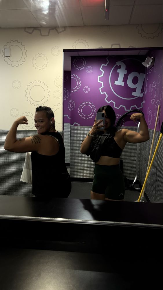 Laugh & Lifts Fitness Logo