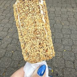 Holland Peanut Store - Ice cream bar with chocolate & peanuts