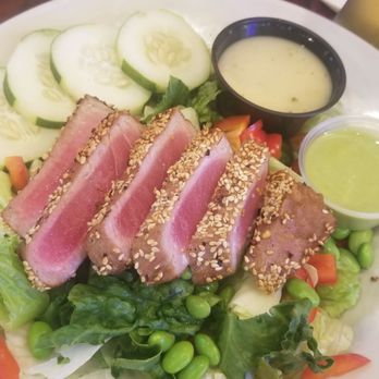 Emil's - Seared ahi tuna salad - American Near Me - Grayslake, Illinois
