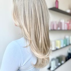 Parlour Salon - Cut&Highlights by Savannah.