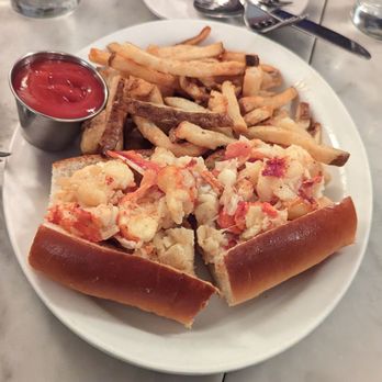 Neptune Oyster - Maine Lobster Roll Sandwich - Seafood Near Me - Boston, Massachusetts