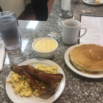 Peach's Restaurant - Peach Coffee? Who ever heard of such a thing. It's fabulous. Feels just like home. - American Near Me - Chicago, Illinois Peach's Restaurant - Peach Coffee? Who ever heard of such a thing. It's fabulous. Feels just like home. - American Near Me - Chicago, Illinois