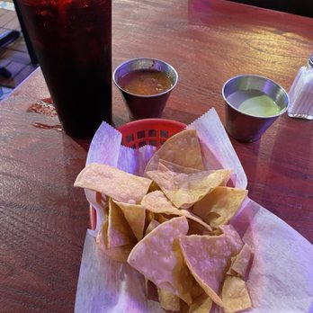 El Jefe - The chips and salsa are ridiculously good here! - Mexican Near Me - Webster, Texas