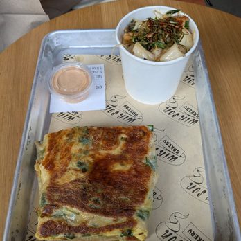 Win Son Bakery - Jiucai scallion pancake and rice noodles - Bakeries Near Me - New York, New York