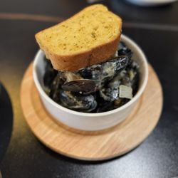 Cutting Board - Mussels