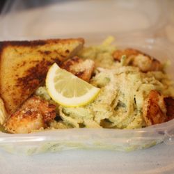 Bite More - Alfredo Pesto Pasta with Grilled Shrimp and Garlic Toast