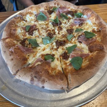 Pinthouse Pizza - Honey Pear, Large - Pizza Near Me - Austin, Texas Pinthouse Pizza - Honey Pear, Large - Pizza Near Me - Austin, Texas